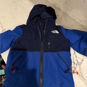 The North Face Kids blue size 5 Freedom Jacket with removable navy puffer